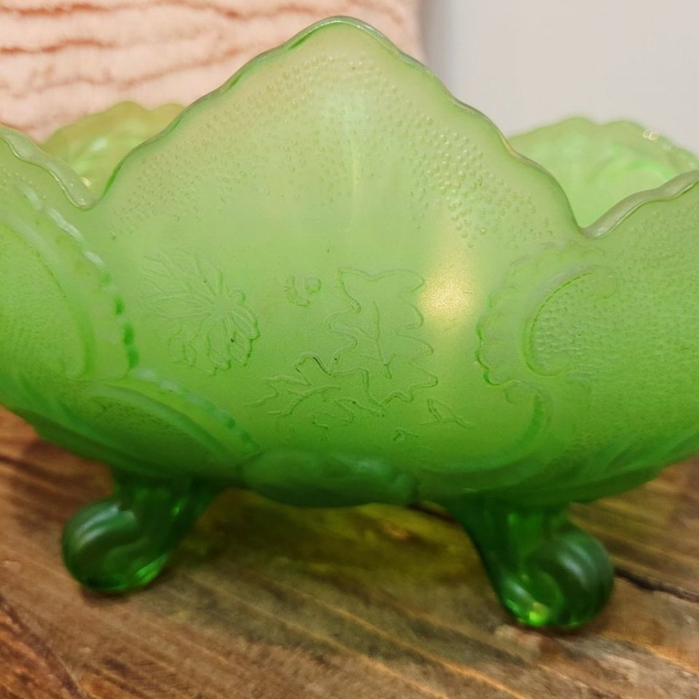Easter candy dish - Jeanette Lombardi green frosted candy dish - Picture 2 of 4